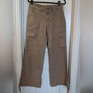 Wild Fable Women's Cargo Pants in Khaki - Classic Utility Style // Size M
